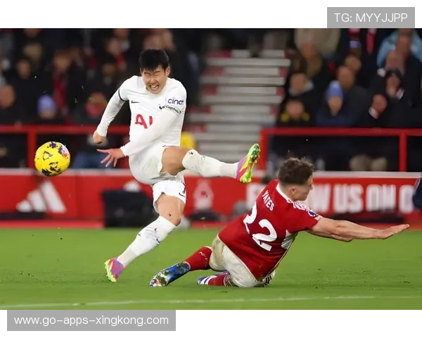 孙兴慜弧线球破门，热刺下半场发力