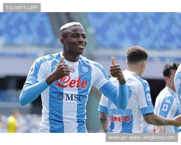 那不勒斯奥斯梅恩头球爆顶展现统治力